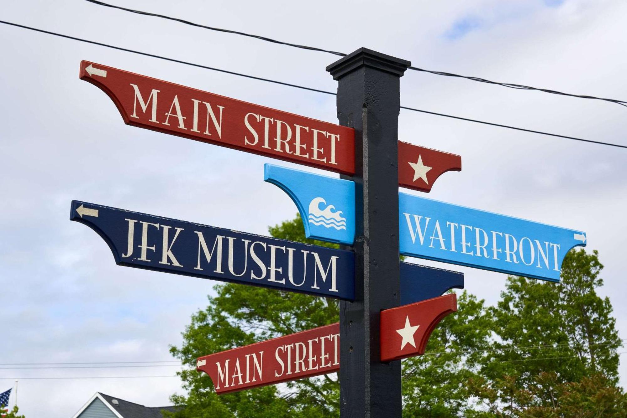 Heritage House Inn On Cape Cod ไฮยานนิส ภายนอก รูปภาพ